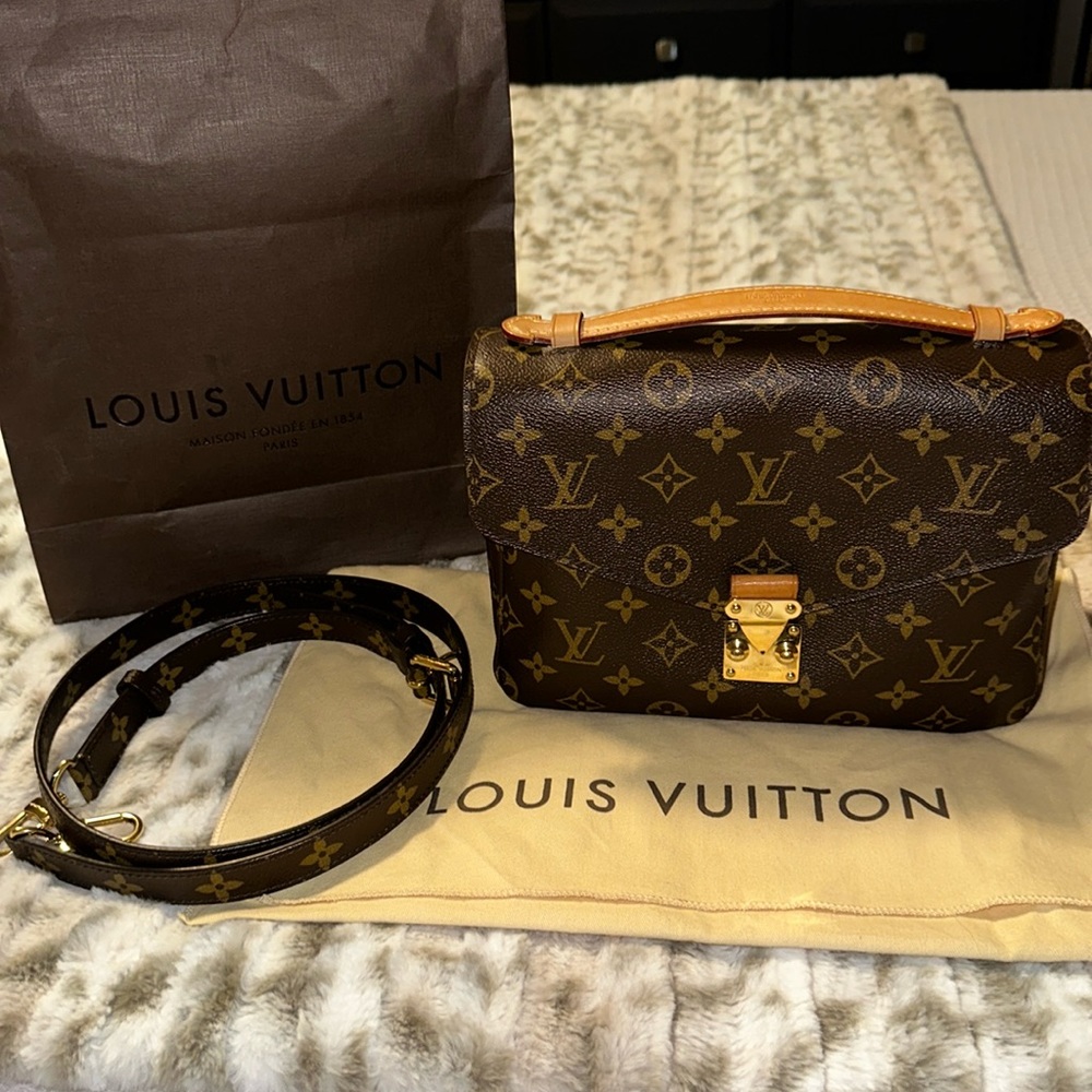 Louis Vuitton Pochette Métis Monogram